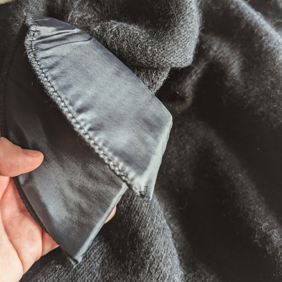 📼Vintage 80s Jane Ashley Black Lamb Wool & Angora Sequined Sweater - Small - Picture 8 of 14